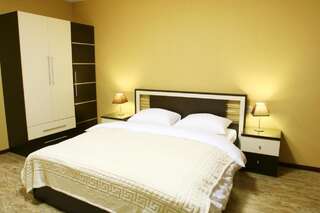 Мини-отель Pirosmani hotel Батуми Двухместный номер с 2 отдельными кроватями-10