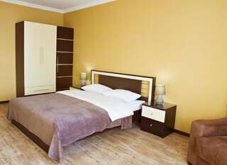 Мини-отель Pirosmani hotel Батуми Двухместный номер с 2 отдельными кроватями-35